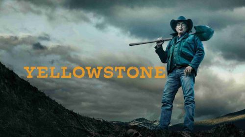 Ein Cowboy in Jeans und Hut steht auf einem Hügel mit einer Schaufel in der Hand. Der Titel „Yellowstone“ ist sichtbar.