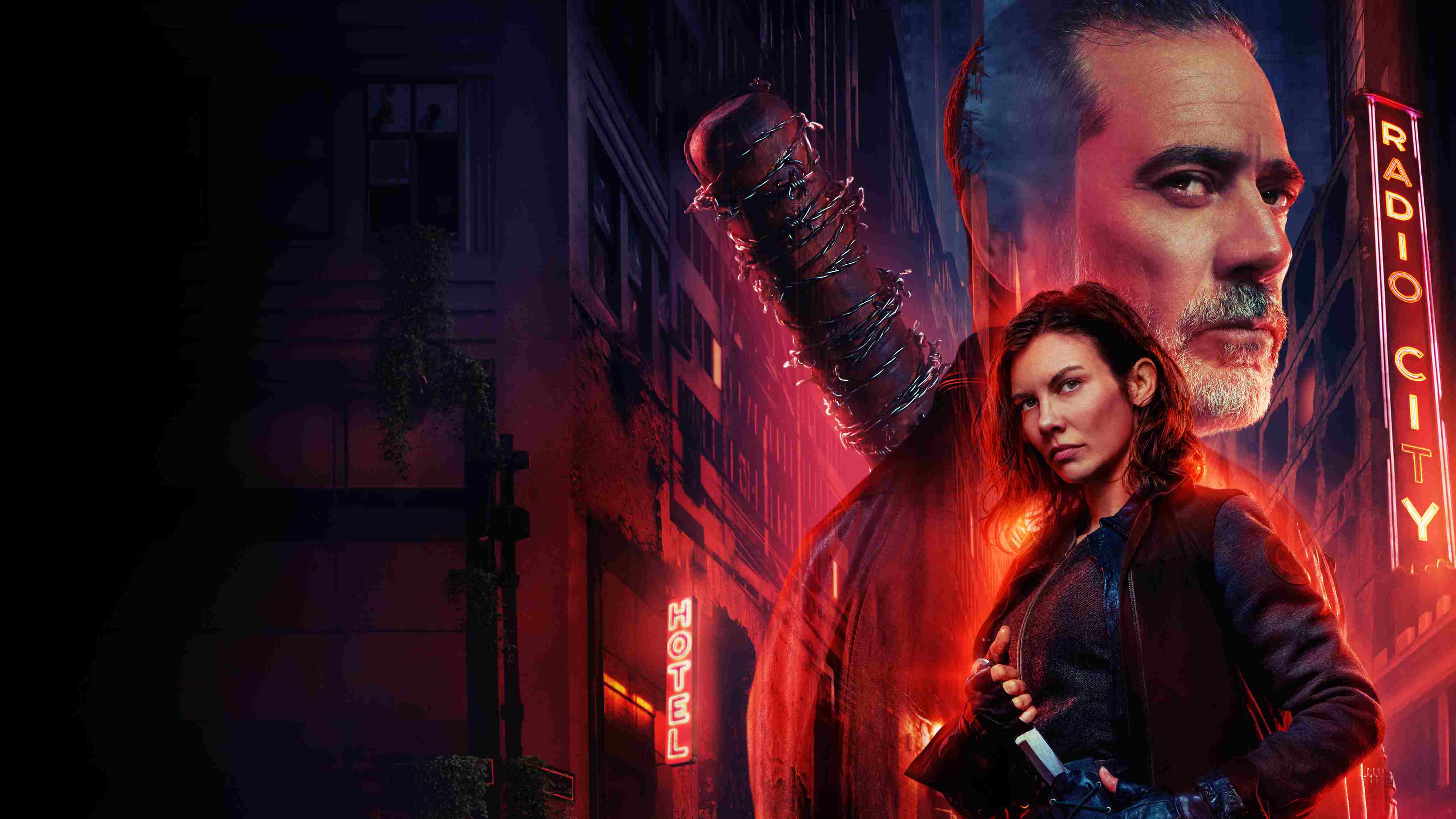Poster zu The Walking Dead: Dead City mit Lauren Cohan und Jeffrey Dean Morgan vor dunkler New-York-Kulisse, Baseballschläger mit Stacheldraht im Vordergrund.